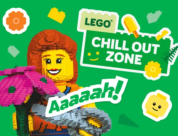 LEGO Festival Chillout Zone bild som visar LEGO figur som håller rosa blommor på grön bakgrund med orden Aaaaaah!