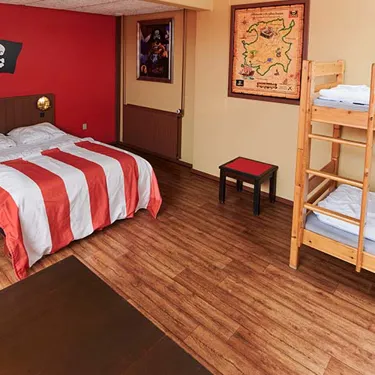 LEGOLAND Holiday Village Pirate Room Large 2 700X500