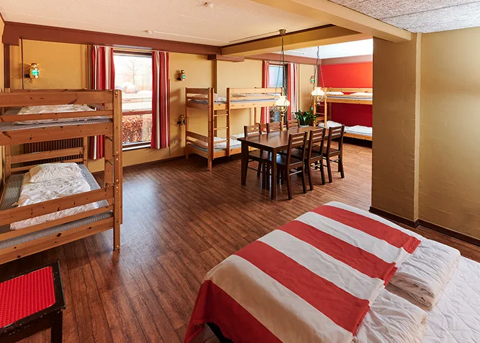 LEGOLAND Holiday Village Pirate Room Large 700X500